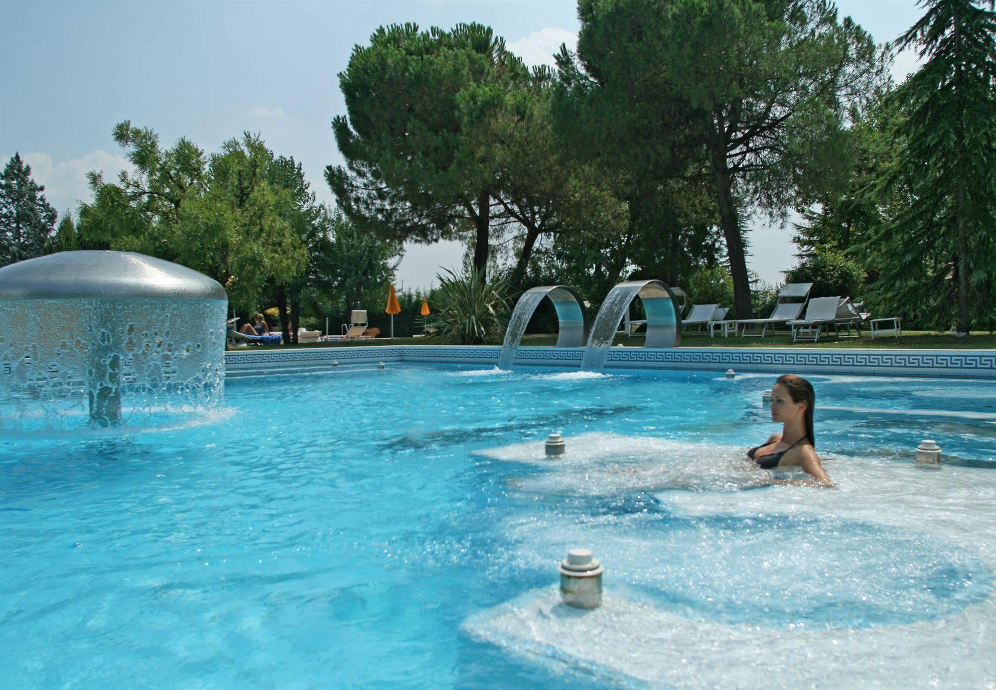 Hotel Terme Neroniane Montegrotto Terme Buitenkant foto